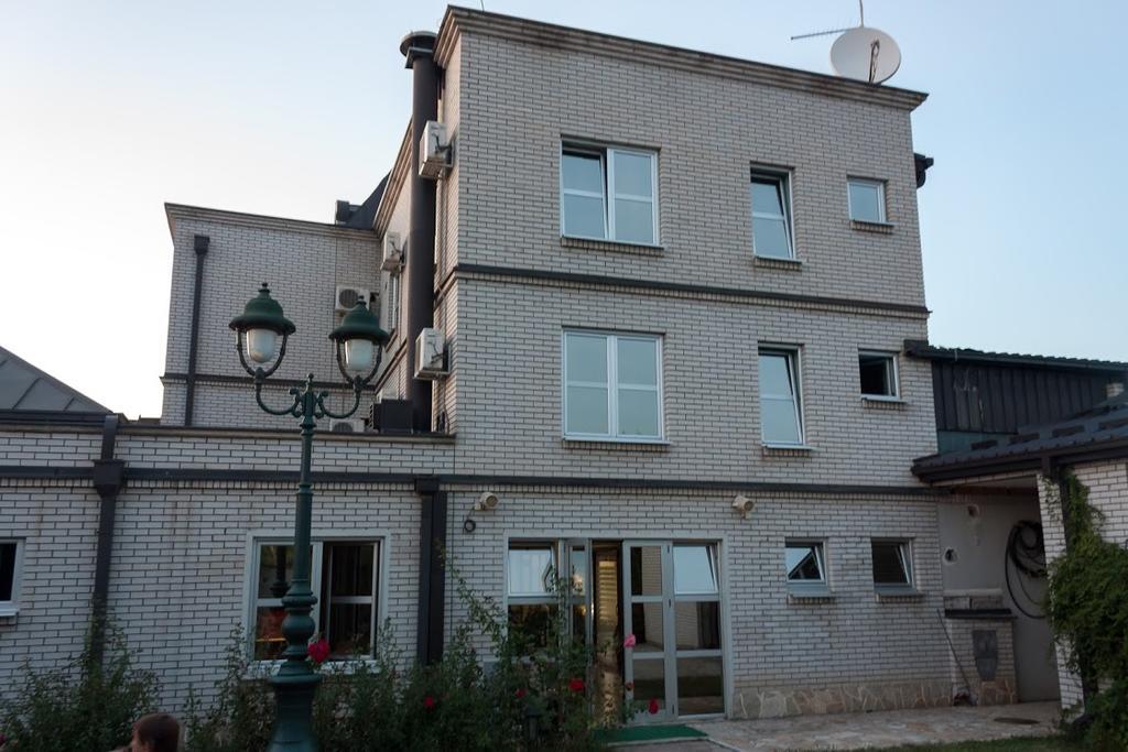 Vila Lux Milikic Кралево Екстер'єр фото